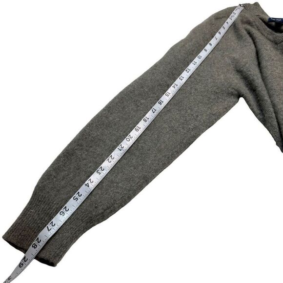 Alan Fusser 100% Cashmere Gray Vneck Sweater Mens Medium Timeless Closet Staple - Picture 8 of 9